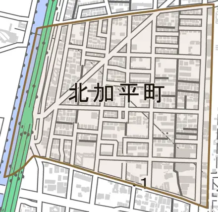 北加平町とその周辺の地図。町の範囲を重ねている