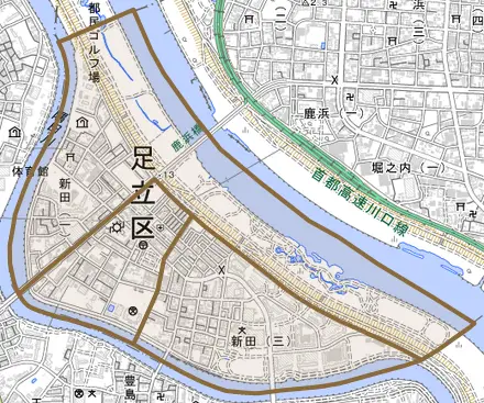 新田とその周辺の地図。町の範囲を重ねている