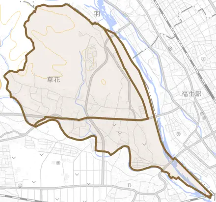 草花とその周辺の地図。町の範囲を重ねている