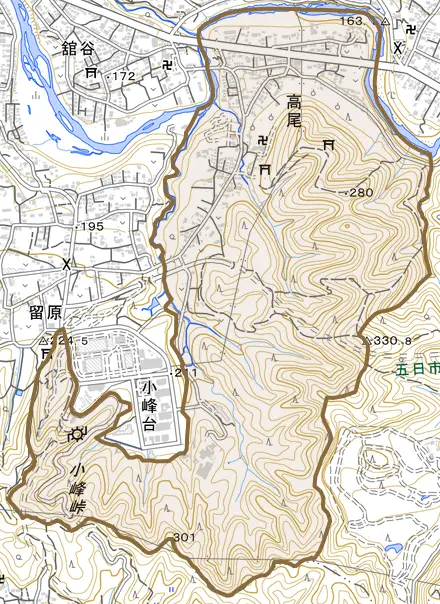 高尾とその周辺の地図。町の範囲を重ねている