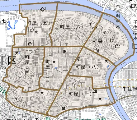 町屋とその周辺の地図。町の範囲を重ねている
