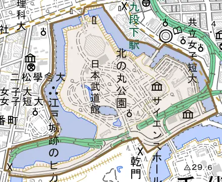 北の丸公園とその周辺の地図。町の範囲を重ねている