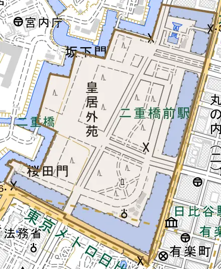 皇居外苑とその周辺の地図。町の範囲を重ねている