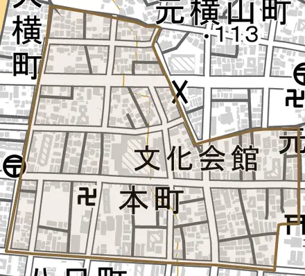 本町とその周辺の地図。町の範囲を重ねている