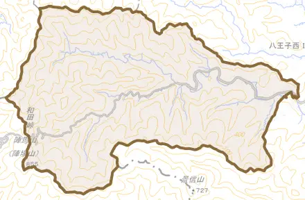 上恩方町とその周辺の地図。町の範囲を重ねている