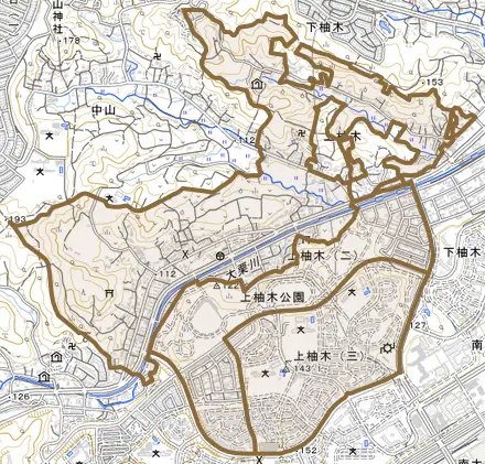 上柚木とその周辺の地図。町の範囲を重ねている