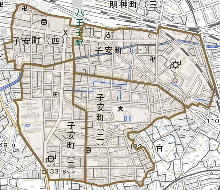 子安町とその周辺の地図。町の範囲を重ねている