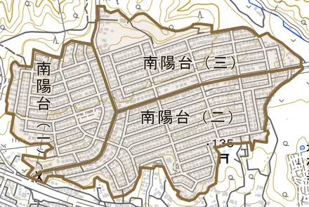 南陽台とその周辺の地図。町の範囲を重ねている