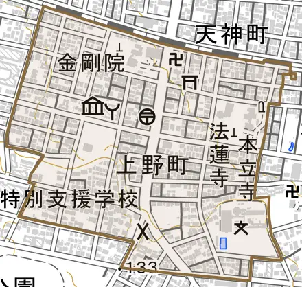 上野町とその周辺の地図。町の範囲を重ねている