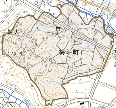 梅坪町とその周辺の地図。町の範囲を重ねている