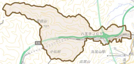 裏高尾町とその周辺の地図。町の範囲を重ねている