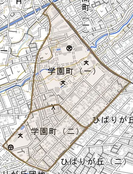 学園町とその周辺の地図。町の範囲を重ねている