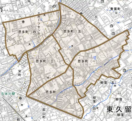 恩多町とその周辺の地図。町の範囲を重ねている
