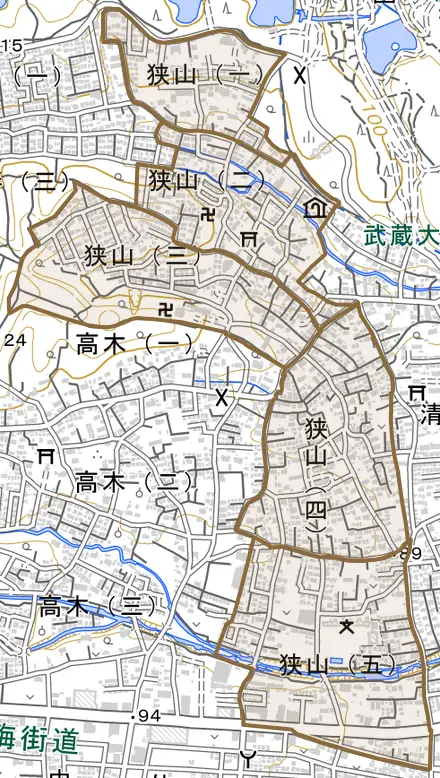 狭山とその周辺の地図。町の範囲を重ねている