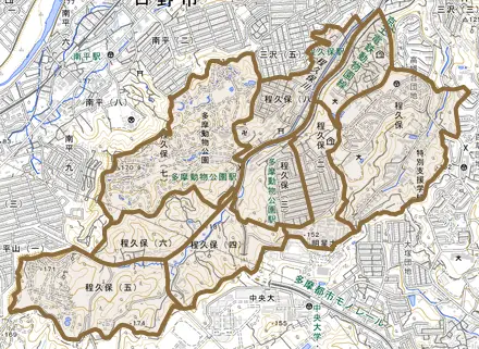 程久保とその周辺の地図。町の範囲を重ねている