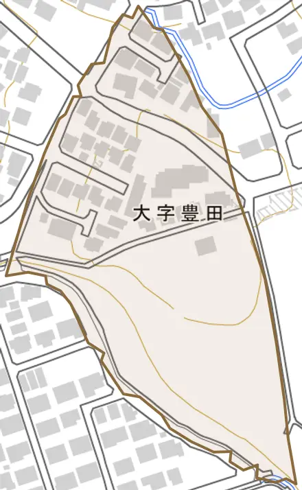 大字豊田とその周辺の地図。町の範囲を重ねている