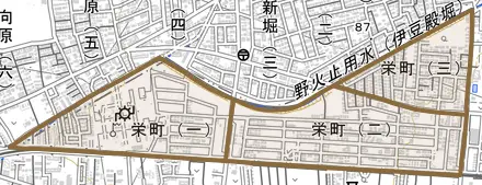栄町とその周辺の地図。町の範囲を重ねている
