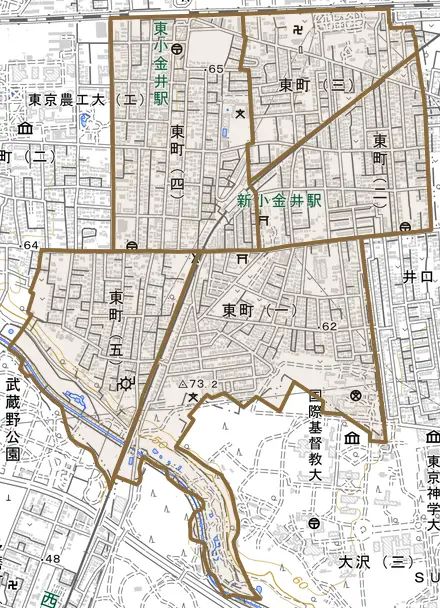 東町とその周辺の地図。町の範囲を重ねている