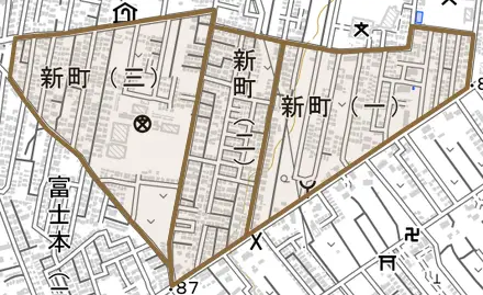 新町とその周辺の地図。町の範囲を重ねている