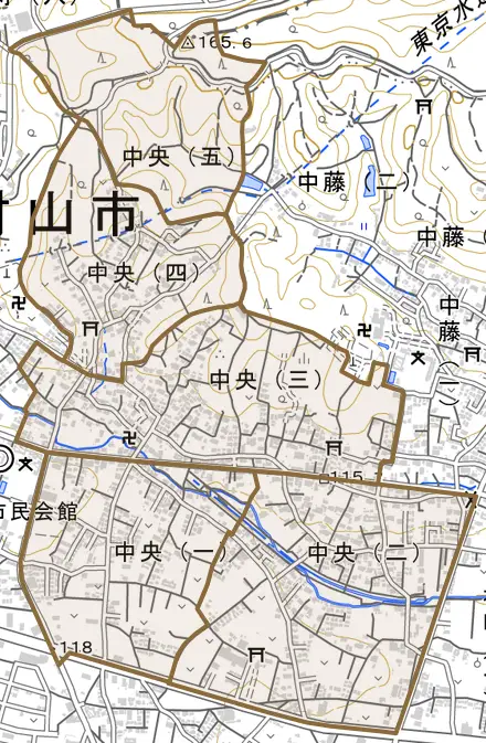 中央とその周辺の地図。町の範囲を重ねている