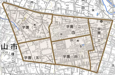 学園とその周辺の地図。町の範囲を重ねている