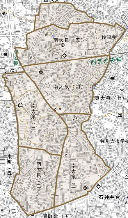 南大泉とその周辺の地図。町の範囲を重ねている