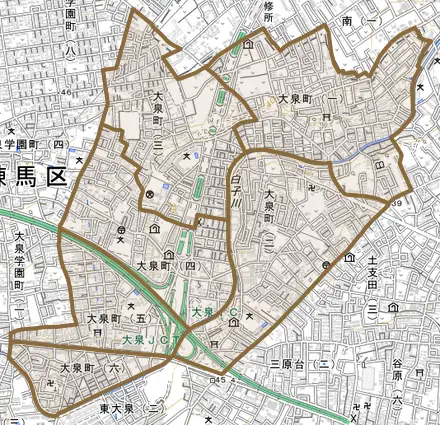 大泉町とその周辺の地図。町の範囲を重ねている
