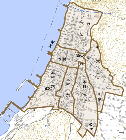 本村とその周辺の地図。町の範囲を重ねている