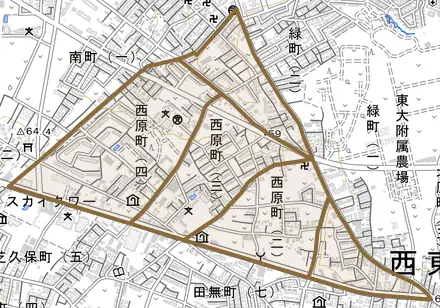 西原町とその周辺の地図。町の範囲を重ねている