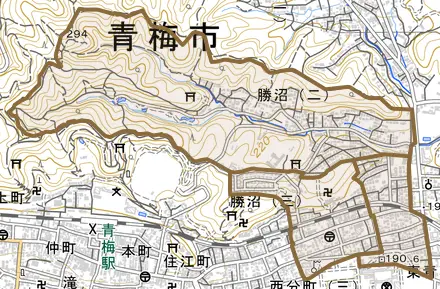勝沼とその周辺の地図。町の範囲を重ねている