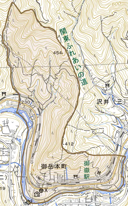御岳本町とその周辺の地図。町の範囲を重ねている