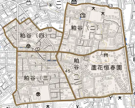粕谷とその周辺の地図。町の範囲を重ねている