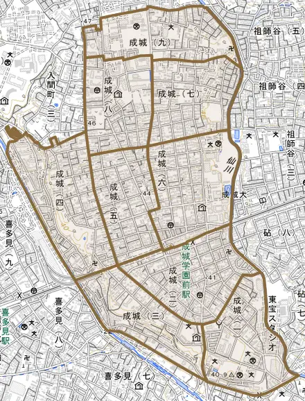成城とその周辺の地図。町の範囲を重ねている