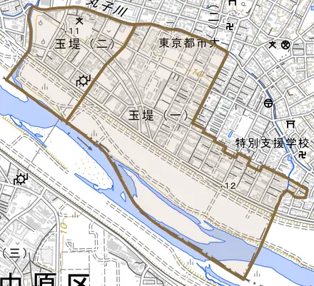 玉堤とその周辺の地図。町の範囲を重ねている