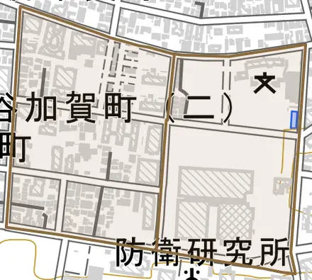 市谷加賀町とその周辺の地図。町の範囲を重ねている