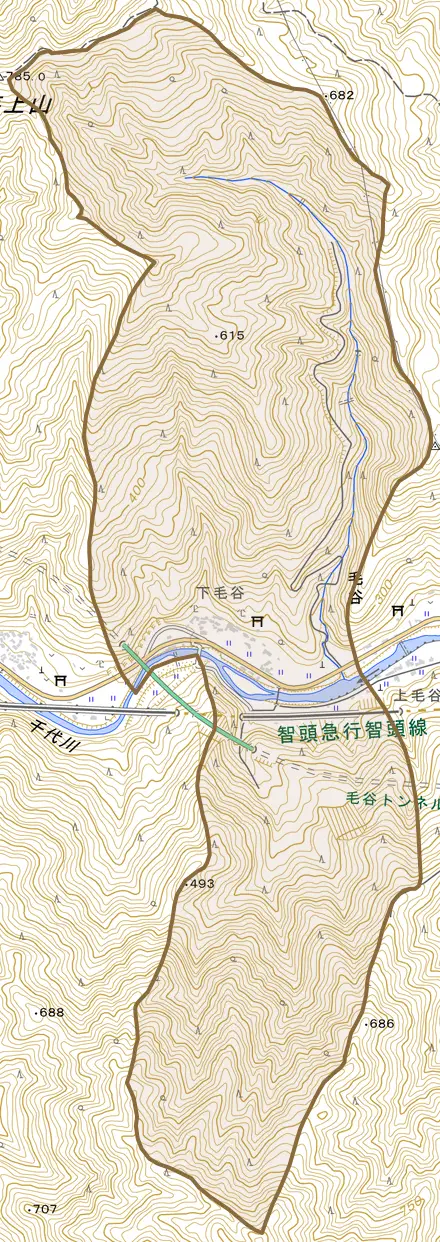 大字毛谷とその周辺の地図。町の範囲を重ねている