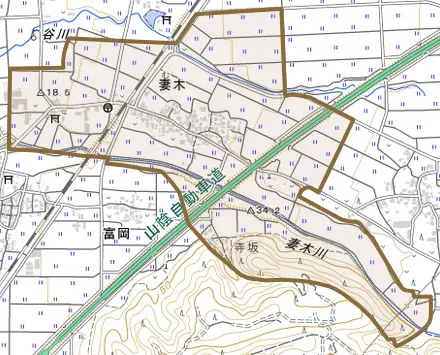 妻木とその周辺の地図。町の範囲を重ねている