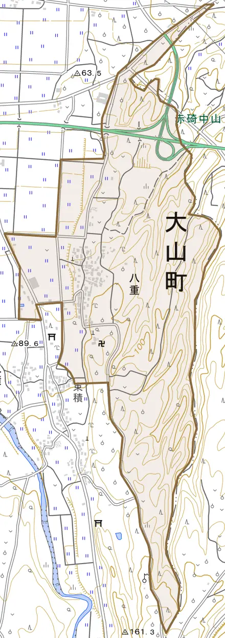 八重とその周辺の地図。町の範囲を重ねている
