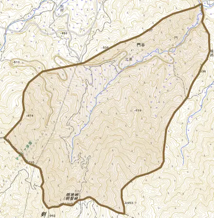 門谷とその周辺の地図。町の範囲を重ねている