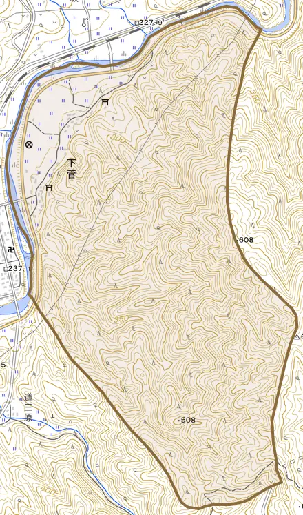 下菅とその周辺の地図。町の範囲を重ねている