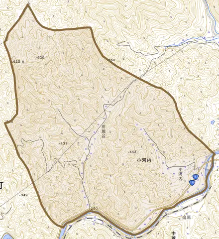 小河内とその周辺の地図。町の範囲を重ねている