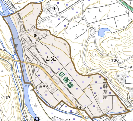 吉定とその周辺の地図。町の範囲を重ねている
