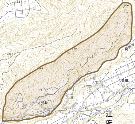 大字杉谷とその周辺の地図。町の範囲を重ねている