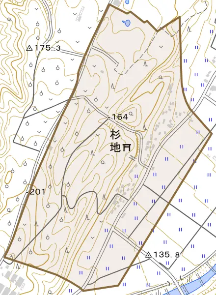 大字杉地とその周辺の地図。町の範囲を重ねている