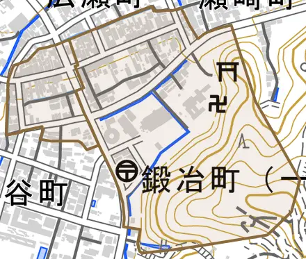鍛冶町とその周辺の地図。町の範囲を重ねている