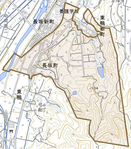 長坂町とその周辺の地図。町の範囲を重ねている