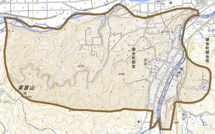 関金町郡家とその周辺の地図。町の範囲を重ねている