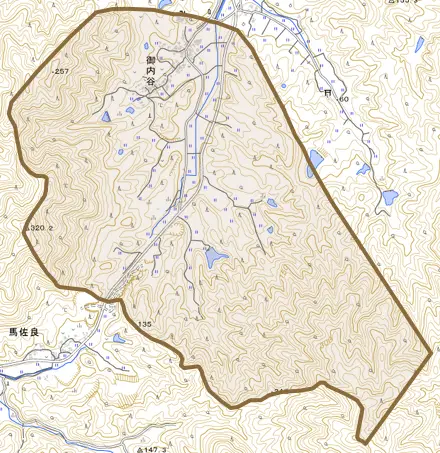御内谷とその周辺の地図。町の範囲を重ねている