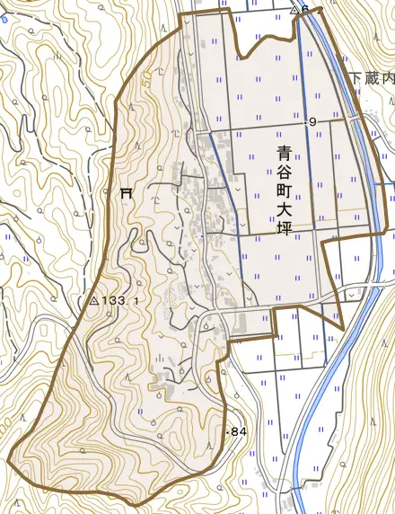 青谷町大坪とその周辺の地図。町の範囲を重ねている