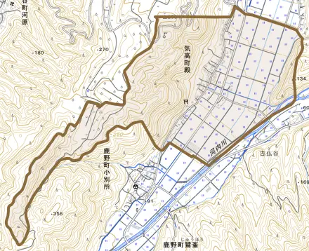 気高町殿とその周辺の地図。町の範囲を重ねている